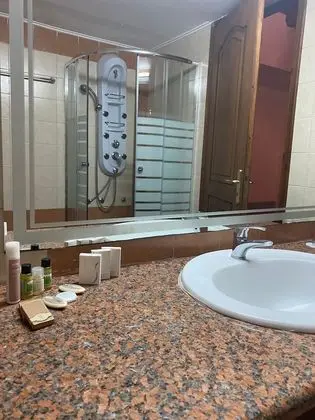 Üç Kişilik Oda, Bahçe Manzaralı