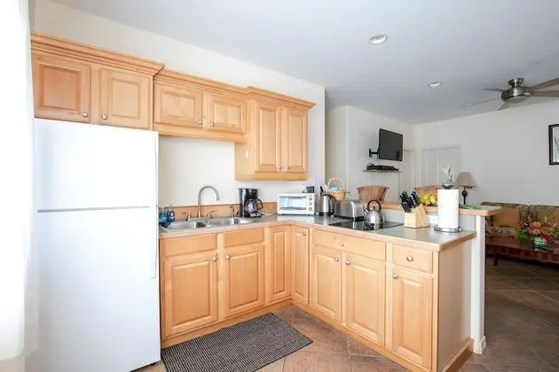 Hibiscus Suite