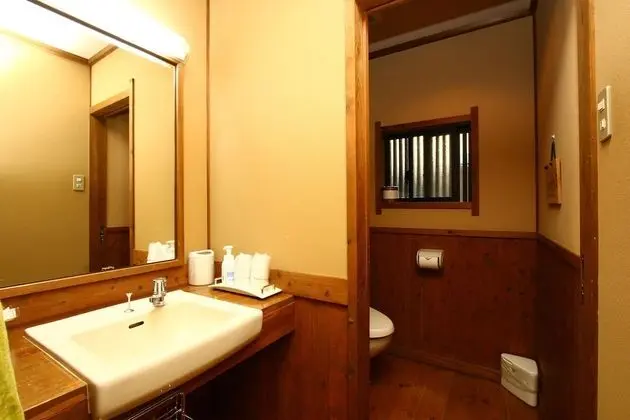Traditional Oda, Ortak Banyo (Japanese Style for 3 Guests)