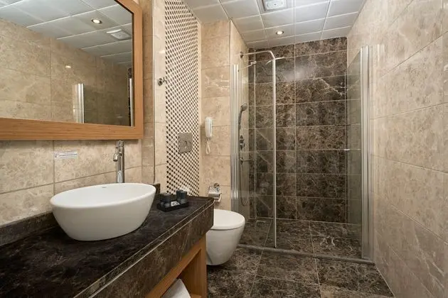 https://images.etstur.com/imgproxy/resize/2560x1440/files/images/hotelImages/etsrooms/404/Kaila_Beach_Hotel_20250514164027_2.jpg