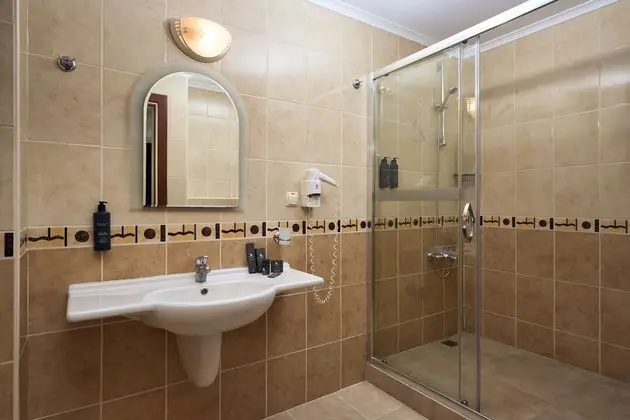 https://images.etstur.com/imgproxy/resize/2560x1440/files/images/hotelImages/etsrooms/405/Kaila_City_Hotel_20250514160910_1.jpg