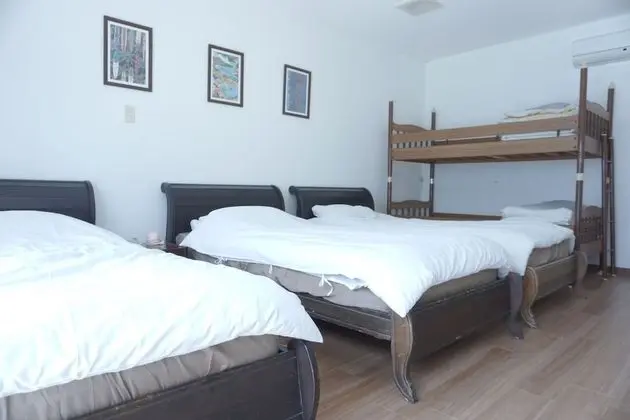 Family Oda (3 Single Beds and 1 Bunk Bed)