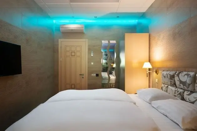 Comfort Tek Büyük Yataklı Oda