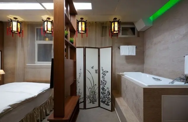 Deluxe Tek Büyük Yataklı Oda, Küvet