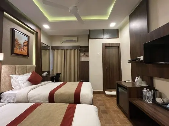 Business Tek Büyük veya İki Ayrı Yataklı Oda