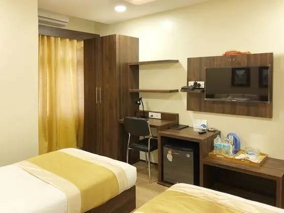 Business Tek Büyük veya İki Ayrı Yataklı Oda