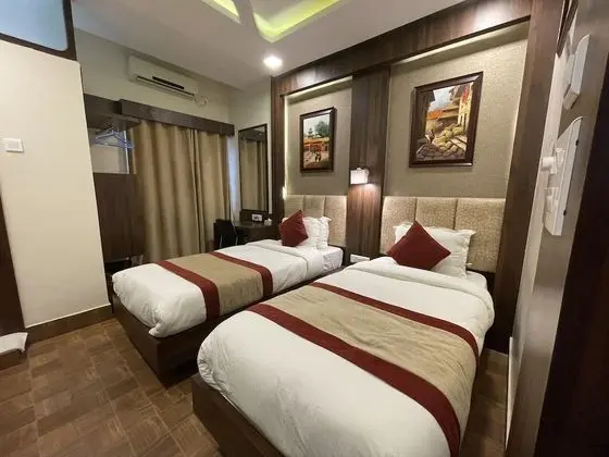 Business Tek Büyük veya İki Ayrı Yataklı Oda