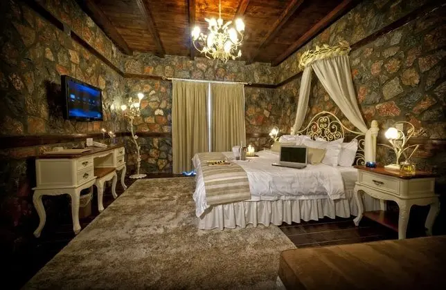 Comfort Tek Büyük Yataklı Oda