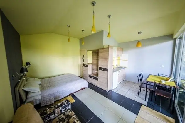 Kır Evi (Yellow)