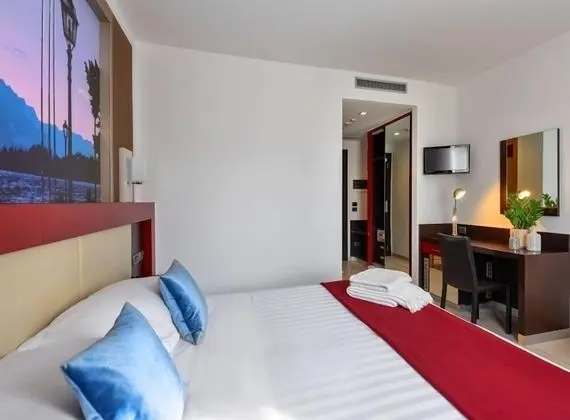 Tek Büyük veya İki Ayrı Yataklı Oda