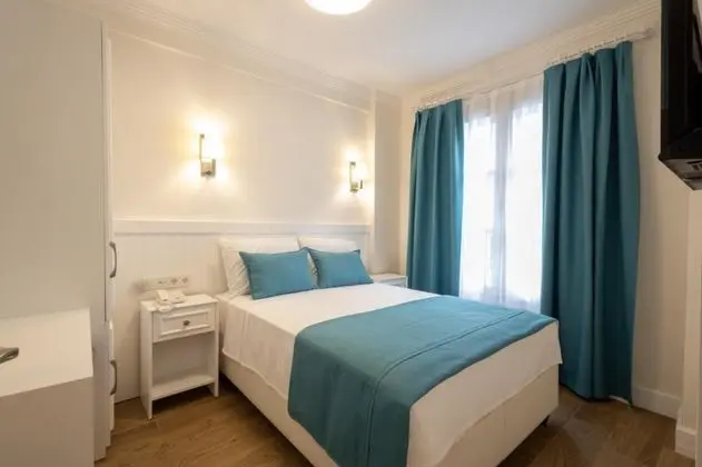 Standart Oda, Sokak Manzaralı, Giriş Katı