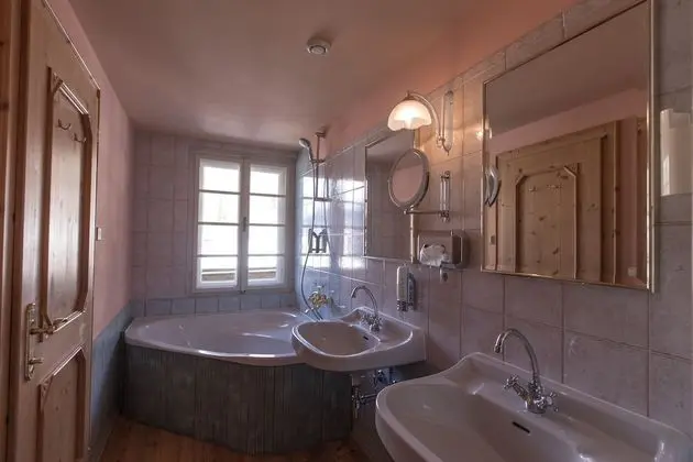 Junior Süit, Balkon, Dağ Manzaralı (Nr. 11)