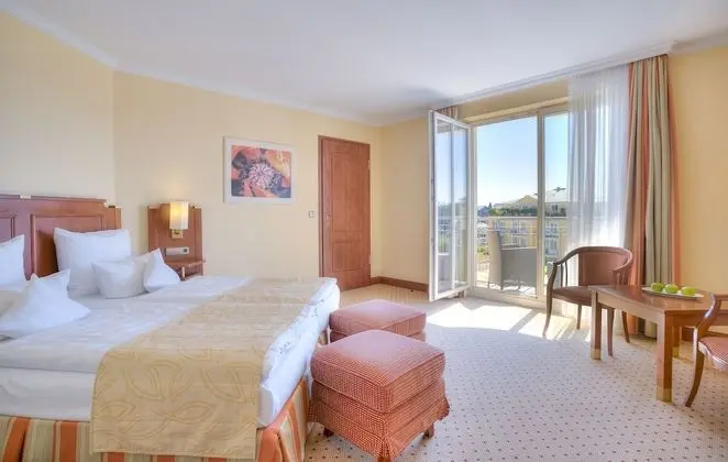 Comfort Tek Büyük Yataklı Oda, Balkon, Bahçe Manzaralı