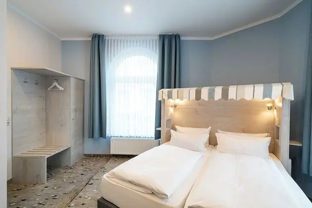 Comfort Tek Büyük Yataklı Oda