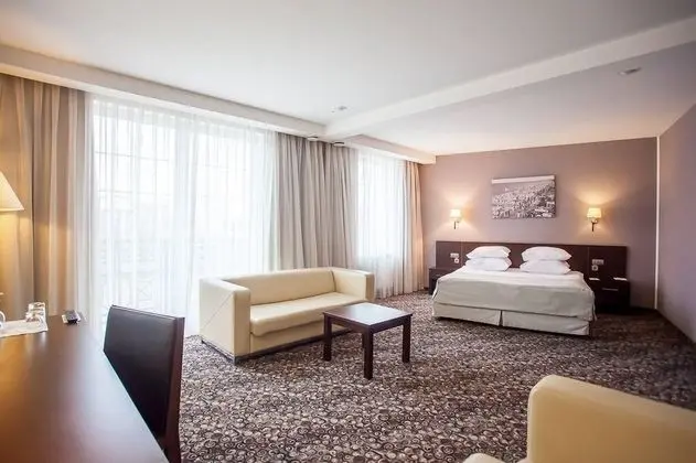 Junior Süit, Şehir Manzaralı