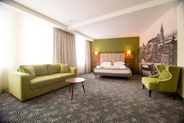 Junior Süit, Şehir Manzaralı