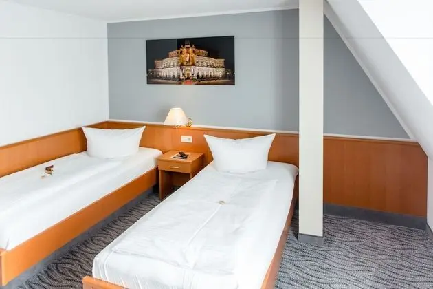 Standard Büyük Yataklı Tek Kişilik Oda