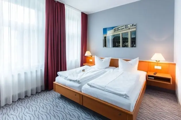 Standard Tek Büyük Yataklı Oda