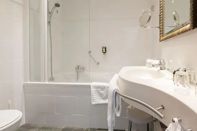 Classic Tek Büyük veya İki Ayrı Yataklı Oda (with extra bed)