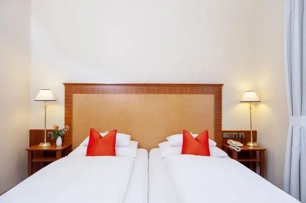 Classic Tek Büyük Yataklı Oda