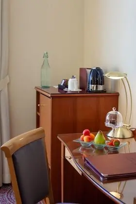 Classic Tek Büyük Yataklı Oda