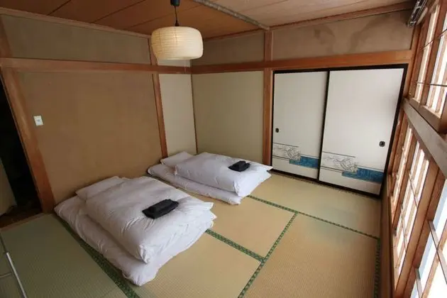 Traditional İki Ayrı Yataklı Oda, Ortak Banyo (Japanese Style, Small)