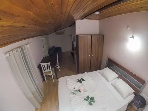 Çatı Katı Süiti (Penthouse), Balkon