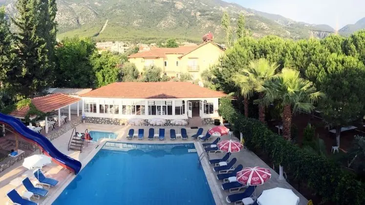 Çatı Katı Süiti (Penthouse), Balkon