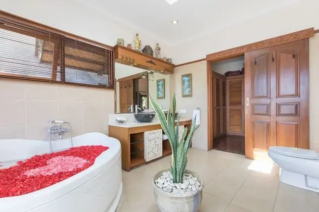 Villa, 3 Yatak Odası, Kişiye Özel Havuzlu, Bahçe Manzaralı