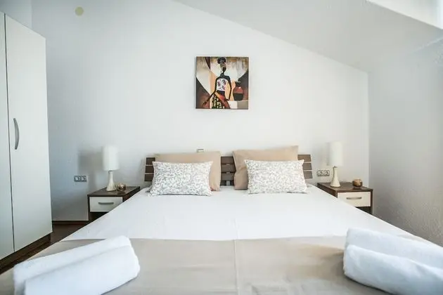 Apart Daire, 1 Büyük (Queen) Boy Yatak, Deniz Manzaralı (A2)