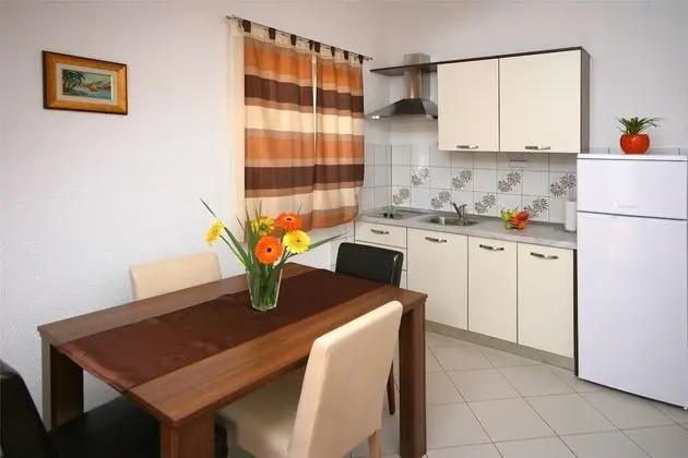 Apart Daire, 1 Büyük (Queen) Boy Yatak, Deniz Manzaralı (A2)