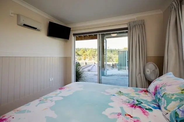 Sleepy Hollow with Shared Bathroom