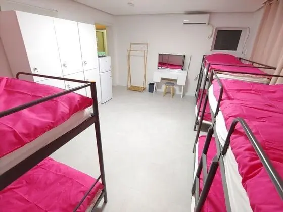 Ortak Ranzalı Oda, Sadece kadınlar için, Ortak Banyo (103, 6 people)