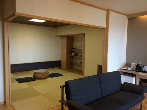 Traditional Süit (Japanese Western Style, Open-air Bath)
