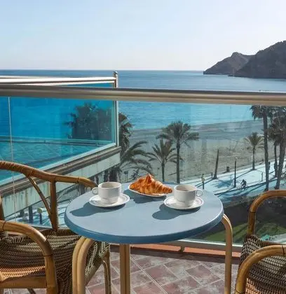 Family Oda, Balkon, Kısmi Deniz Manzaralı