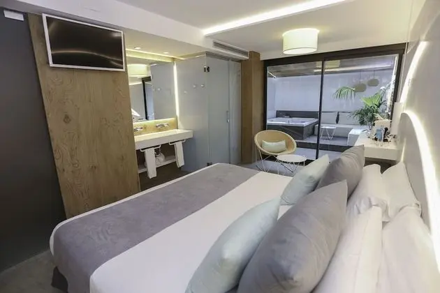 Deluxe Tek Büyük Yataklı Oda, Sıcak Su Küveti