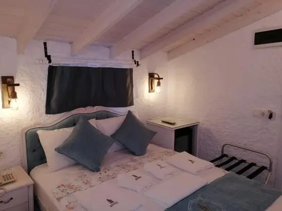 Çatı Katı Standart Oda, Köy Manzaralı, 2. Kat
