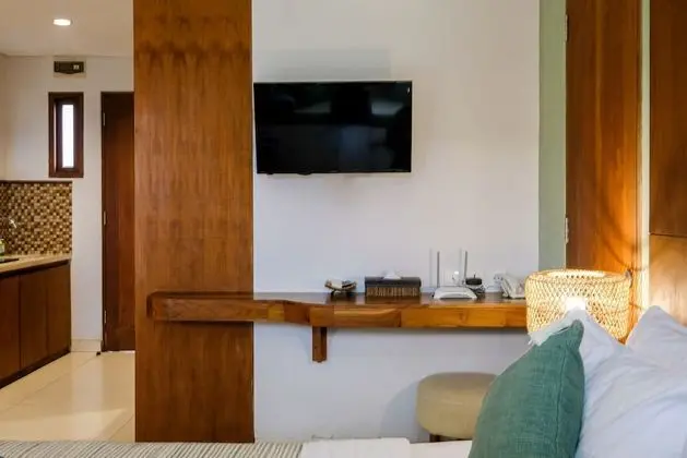 Süit, 1 Yatak Odası, Havuz Manzaralı