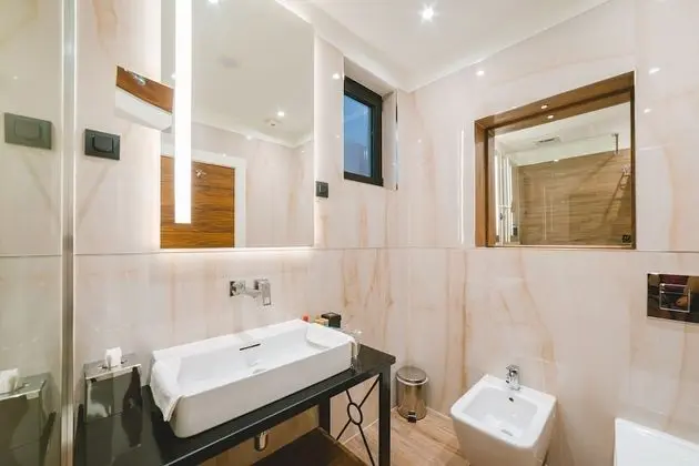 Basic Apart Daire, 1 Yatak Odası, Teras, Denize Sıfır