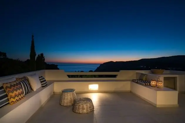 Villa, 3 Yatak Odası, Kişiye Özel Havuzlu, Deniz Manzaralı