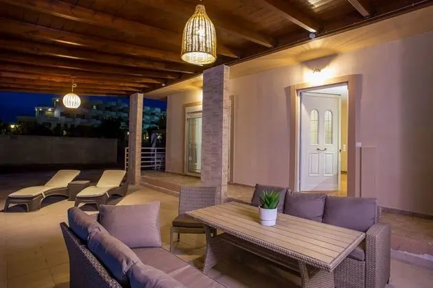 Villa, Havuz Manzaralı