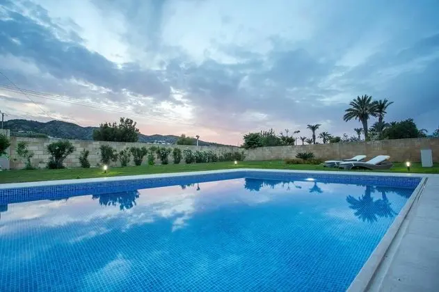 Villa, Havuz Manzaralı
