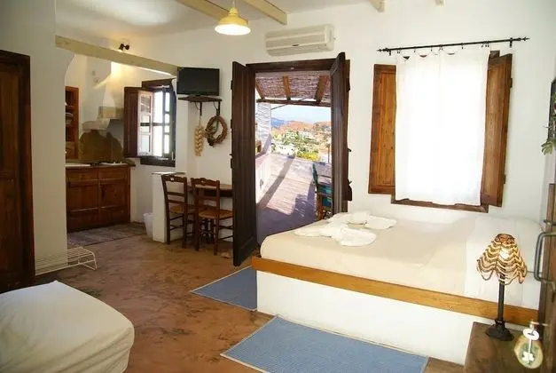 Üç Kişilik Oda