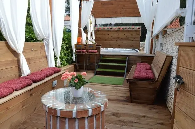 Deluxe Apart Daire, Jakuzi