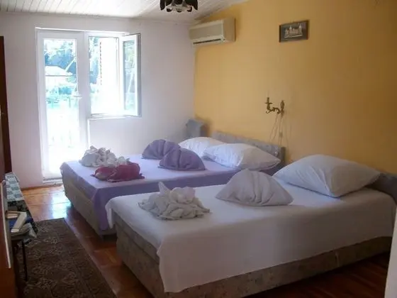 Stüdyo (Kaleb - next to the seashore - SA3-Kl)