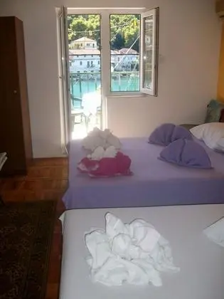 Stüdyo (Kaleb - next to the seashore - SA3-Kl)