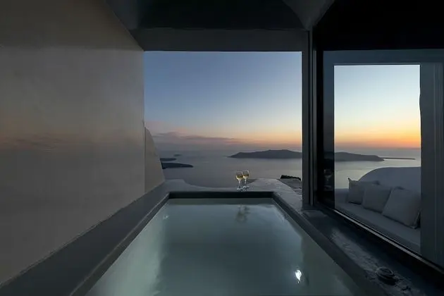 Grand View Suite with outdoor Hot Tub