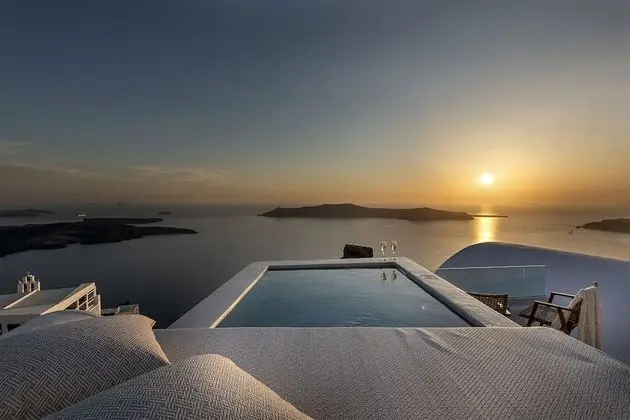 Scenic View Suite with plunge pool