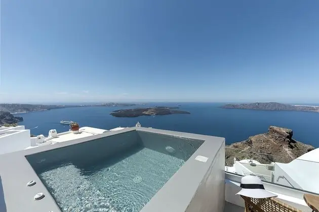 Scenic View Suite with plunge pool