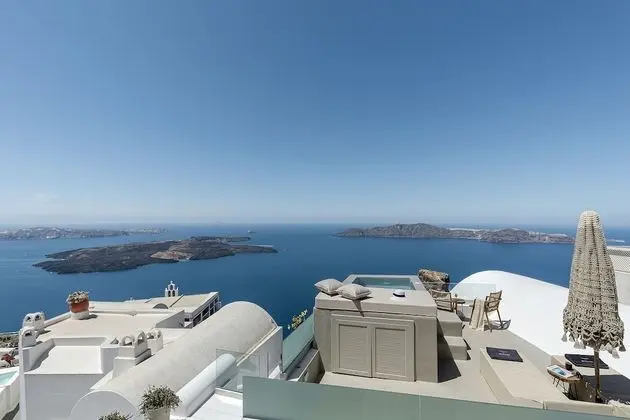 Scenic View Suite with plunge pool